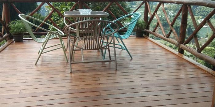lantai outdoor