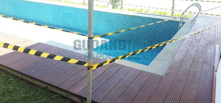 lantai kolam renang