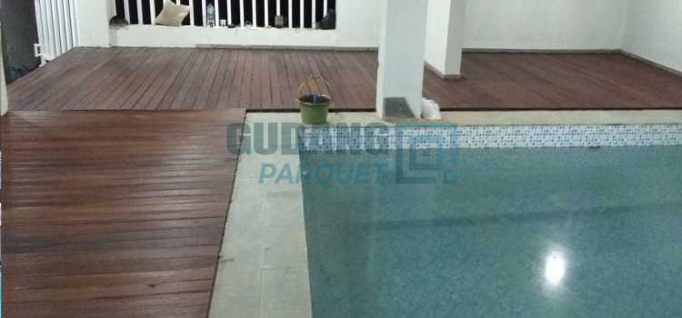 lantai kolam renang