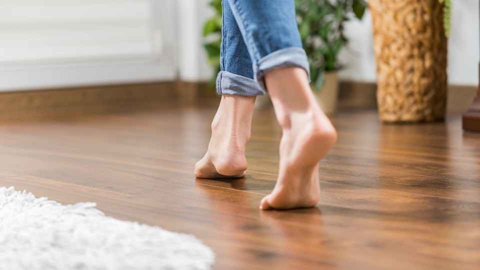 Daya tahan Vinyl lantai, Parket solid, Lantai laminate