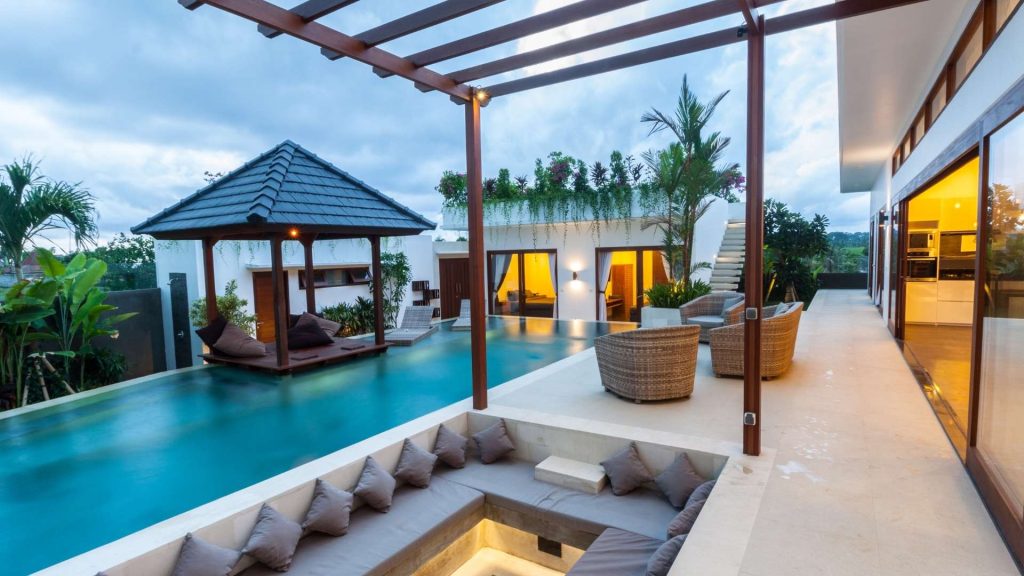 gazebo kolam renang