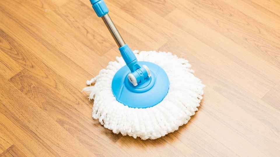 dekorasi kantor minimalis pakai lantai parket