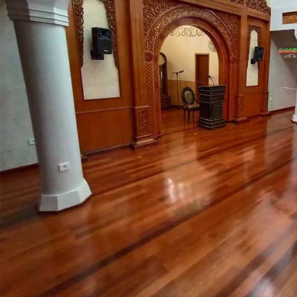 lantai kayu Mesjid