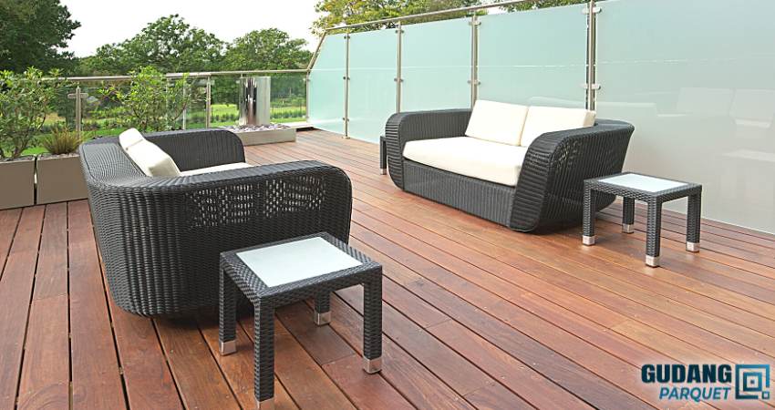 Decking Kayu Bengkirai Pada Rooftop