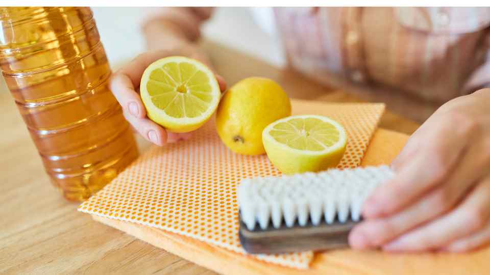 cara merawat tangga kayu