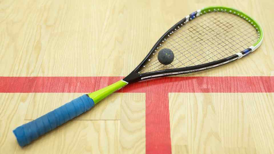 lantai lapangan squash