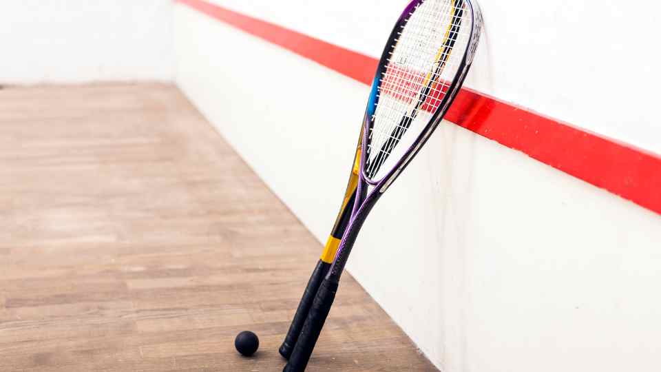 lantai lapangan squash