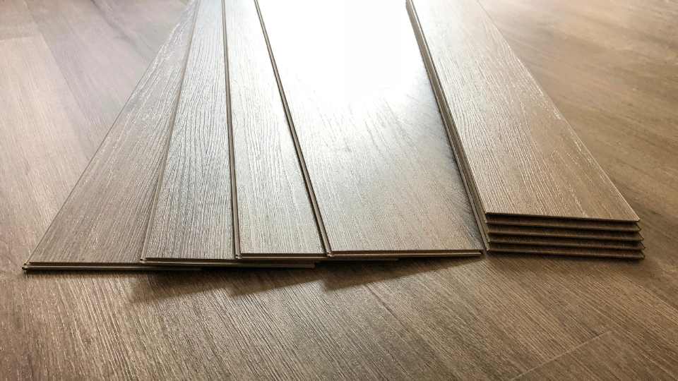 lantai spc vs vinyl
