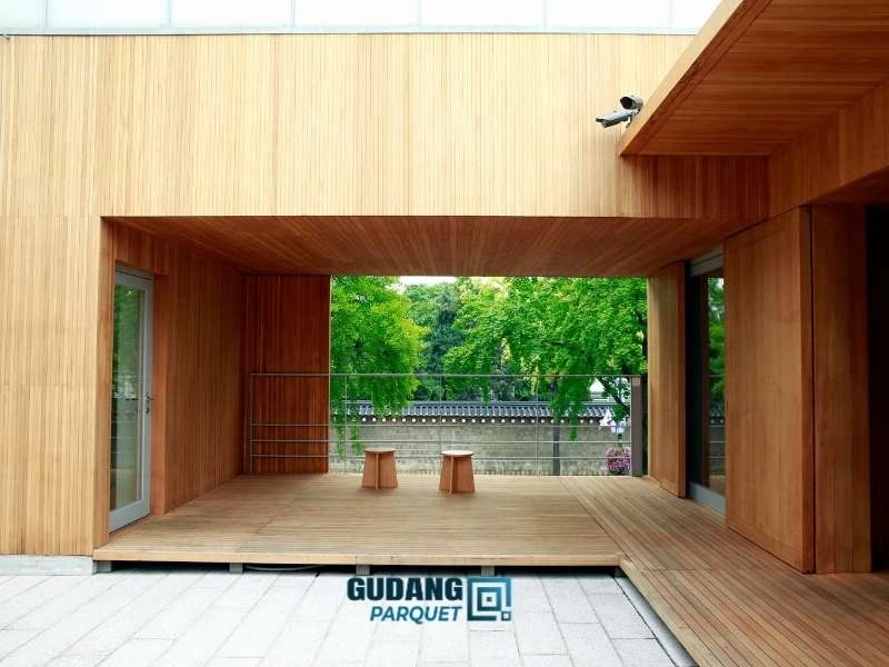rumah kayu tropis kontemporer